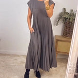 Sophia | Elegantne lõigatud plisseeritud maxi kleit