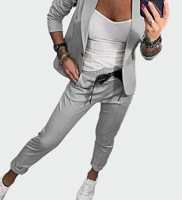 Leia | Vaibatult elegantne kaheosaline ülikonnakomplekt