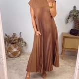 Sophia | Elegantne lõigatud plisseeritud maxi kleit