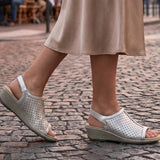 Hazel | Sädelev elegants metallik platin